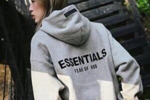 Essentials-Hoodie